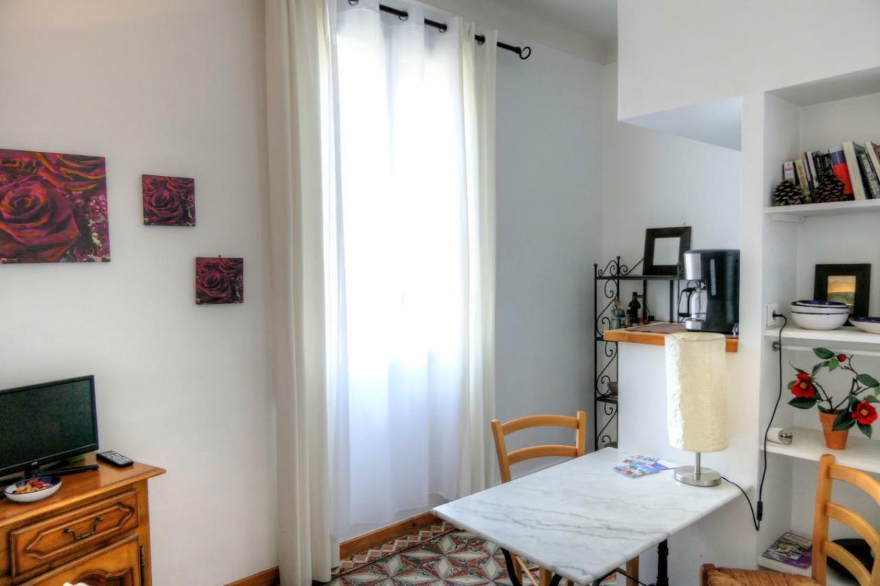 Anne De La Maison Blanche Avignon Exteriér fotografie
